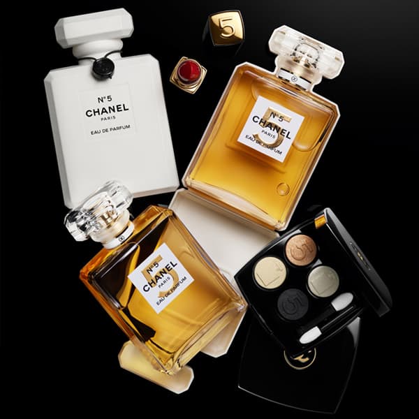 CHANEL photo 2