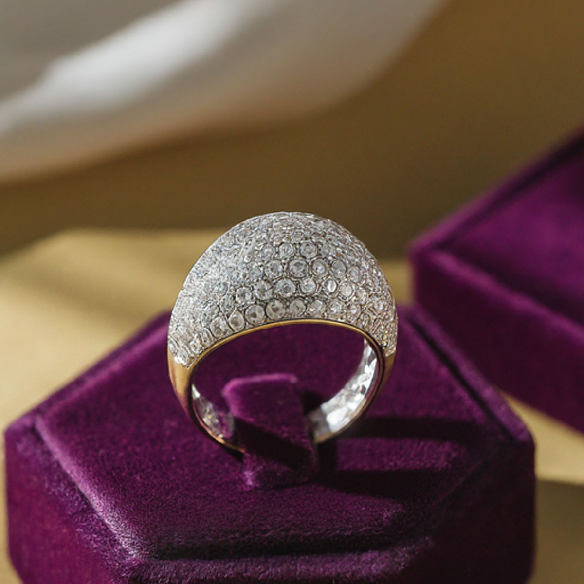 Shimmering Pavé Rings: Elevate Your Style with Sparkling Jewellery