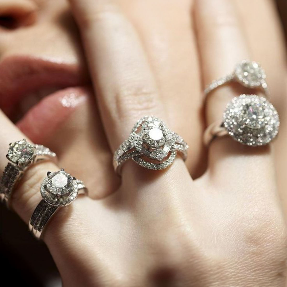 Discover Where Celebrities Find Unique Jewellery Pieces